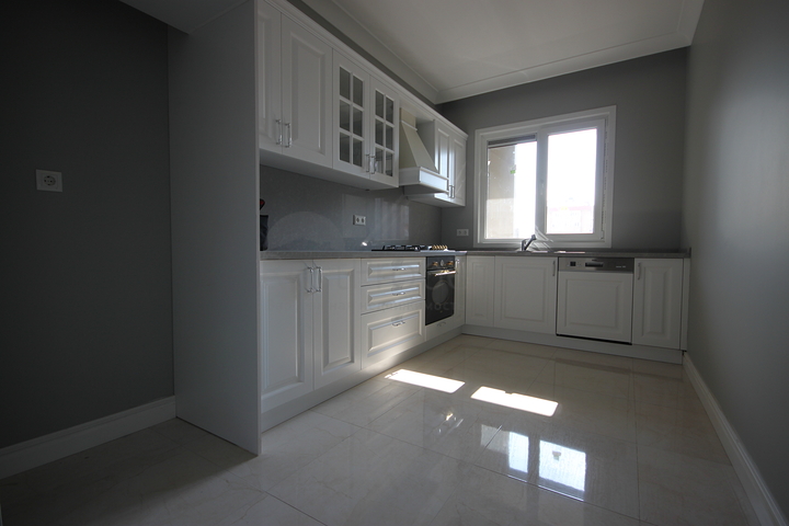 For sale 4-bedroom apartment in famous area of Kadikoy
