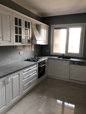 For sale 4-bedroom apartment in famous area of Kadikoy