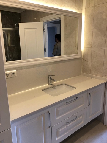 For sale 4-bedroom apartment in famous area of Kadikoy