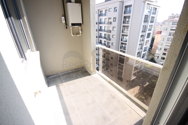 For sale 4-bedroom apartment in famous area of Kadikoy