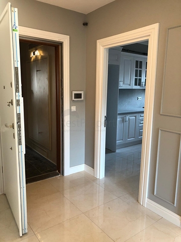 For sale 4-bedroom apartment in famous area of Kadikoy