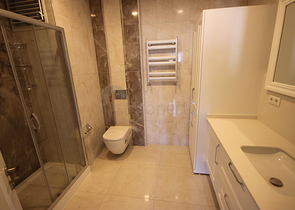 For sale 4-bedroom apartment in famous area of Kadikoy