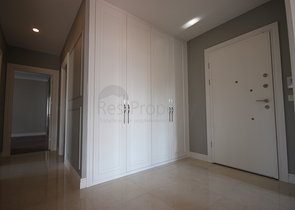 For sale 4-bedroom apartment in famous area of Kadikoy