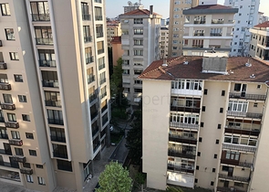 For sale 4-bedroom apartment in famous area of Kadikoy