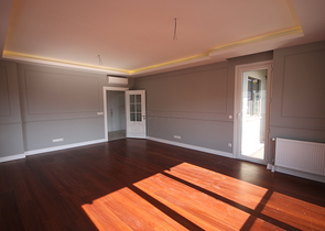 For sale 4-bedroom apartment in famous area of Kadikoy