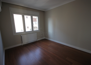 For sale 4-bedroom apartment in famous area of Kadikoy