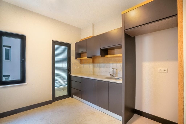 Suitable to Get Turkish Citizenship - New commercial Center in Oba / Alanya