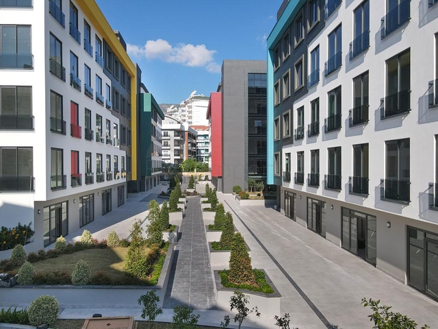 Suitable to Get Turkish Citizenship - New commercial Center in Oba / Alanya