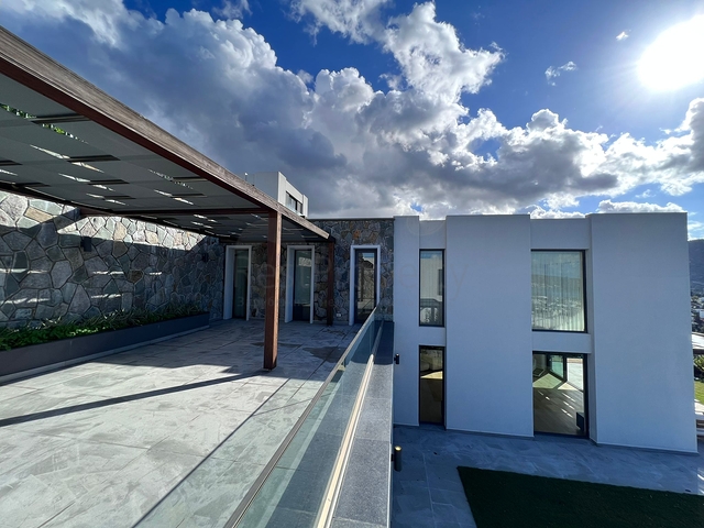 Luxury villa in the center of Yalikavak