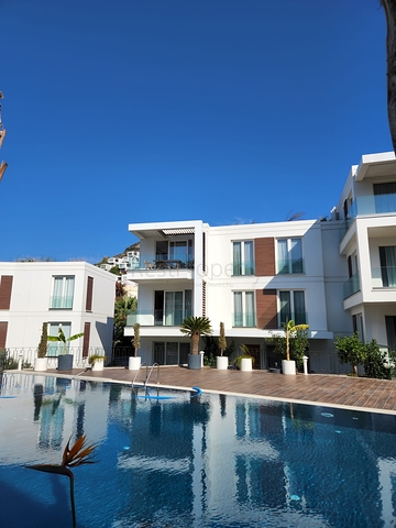 4+1 penthouse in a complex on the first coastline in the beautiful bay of Kucukbuk, Bodrum