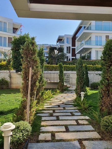 4+1 penthouse in a complex on the first coastline in the beautiful bay of Kucukbuk, Bodrum