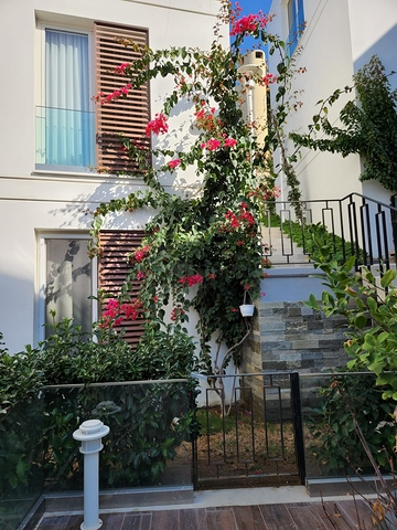 4+1 penthouse in a complex on the first coastline in the beautiful bay of Kucukbuk, Bodrum