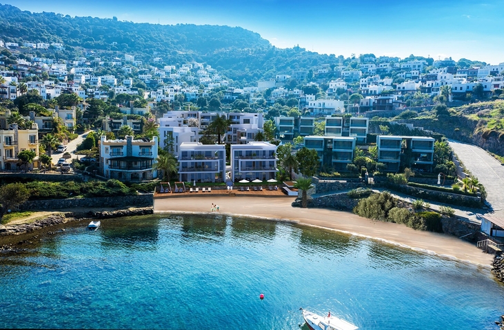 4+1 penthouse in a complex on the first coastline in the beautiful bay of Kucukbuk, Bodrum