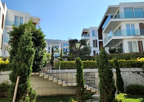 4+1 penthouse in a complex on the first coastline in the beautiful bay of Kucukbuk, Bodrum