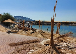 4+1 penthouse in a complex on the first coastline in the beautiful bay of Kucukbuk, Bodrum