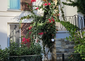 4+1 penthouse in a complex on the first coastline in the beautiful bay of Kucukbuk, Bodrum