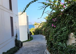 4+1 penthouse in a complex on the first coastline in the beautiful bay of Kucukbuk, Bodrum