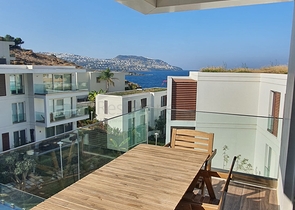 4+1 penthouse in a complex on the first coastline in the beautiful bay of Kucukbuk, Bodrum