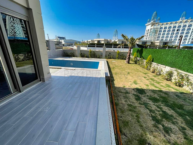 4 + 1 villas with private pool in Kadriye Belek