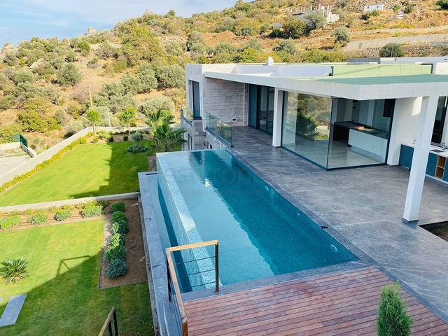 Comfortable and spacious villas with panoramic views!