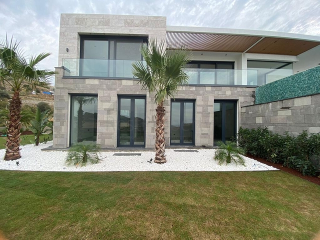 Comfortable and spacious villas with panoramic views!