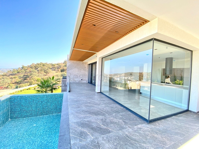 Comfortable and spacious villas with panoramic views!