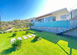 Comfortable and spacious villas with panoramic views!