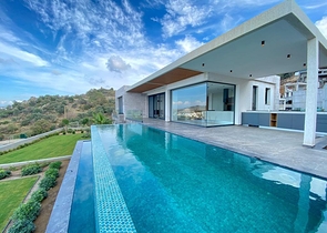 Comfortable and spacious villas with panoramic views!