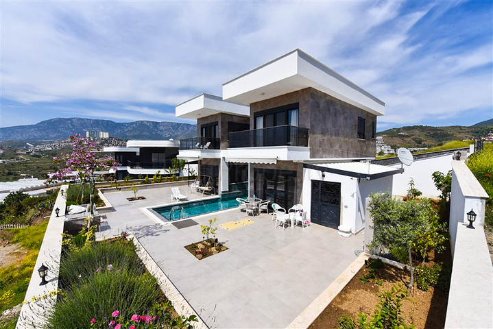 Sea View -Beautifully Designed -3 bedroom Private Villa -In Kargicak / Alanya  