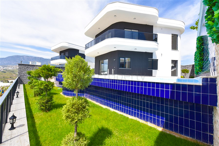 Sea View -Beautifully Designed -3 bedroom Private Villa -In Kargicak / Alanya  
