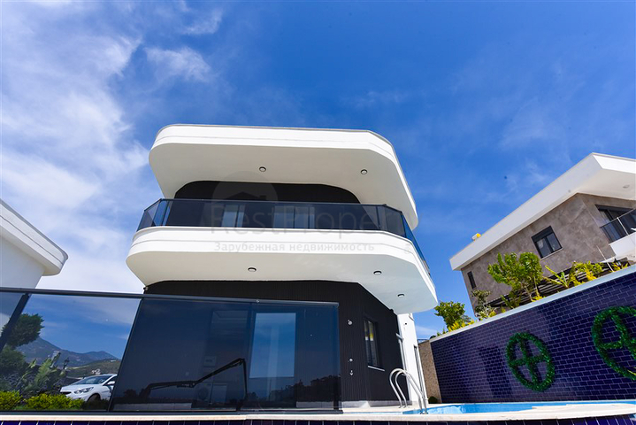 Sea View -Beautifully Designed -3 bedroom Private Villa -In Kargicak / Alanya  