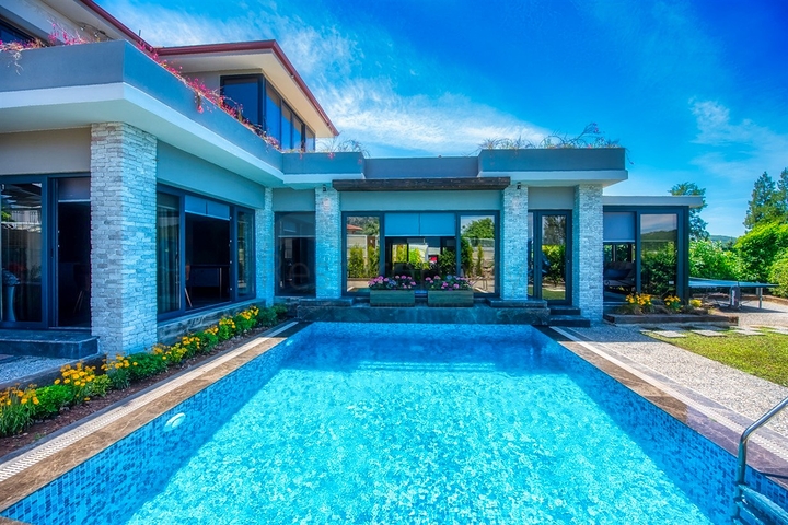 3 + 1 furnished villa with private pool in Ovajik Fethiye