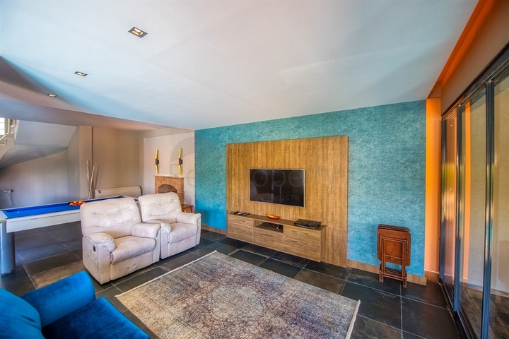 3 + 1 furnished villa with private pool in Ovajik Fethiye