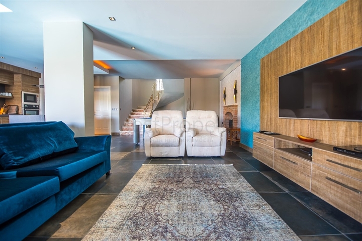 3 + 1 furnished villa with private pool in Ovajik Fethiye