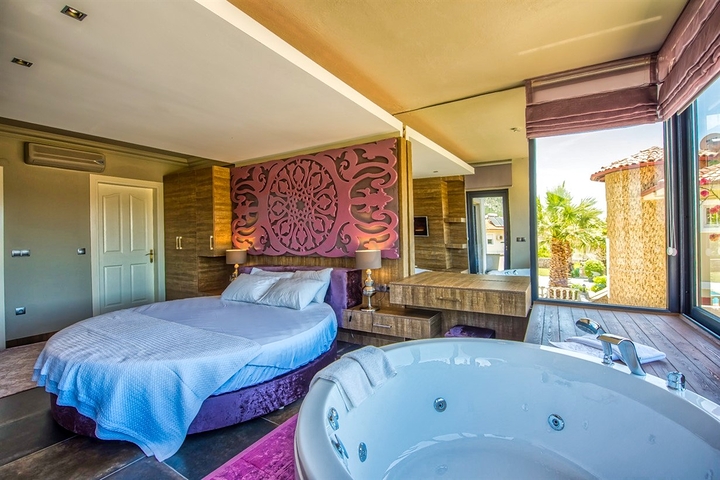 3 + 1 furnished villa with private pool in Ovajik Fethiye