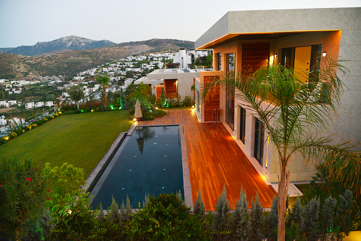 Paradise villas in Bodrum with hotel services.