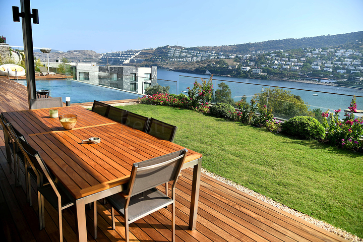 Paradise villas in Bodrum with hotel services.