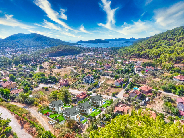 Detached villas 4 + 1 in Gecek Fethiye