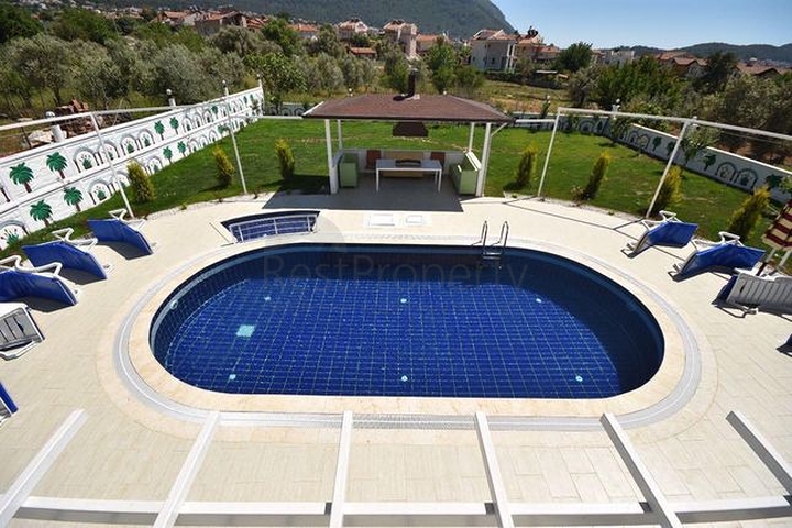 Spacious 6 + 1 villa with private pool in Fethiye