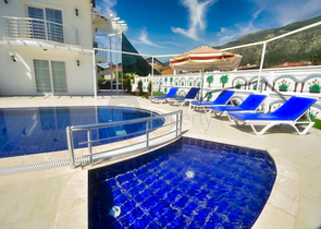 Spacious 6 + 1 villa with private pool in Fethiye