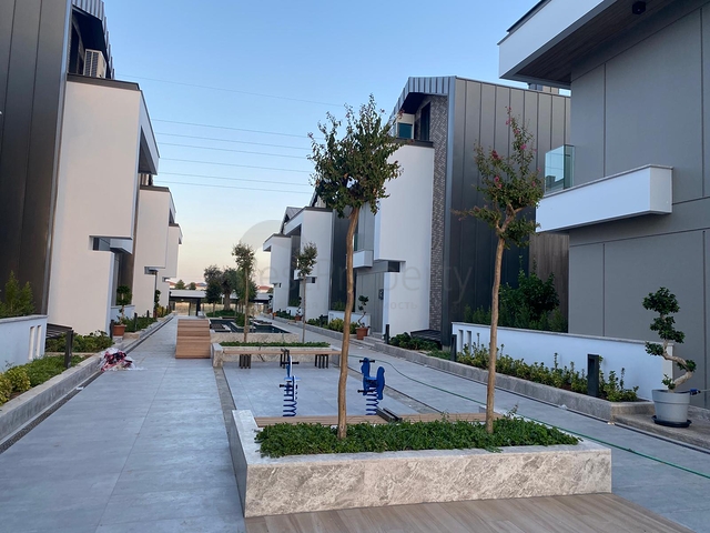 Investment project of 5 + 1 villas in the Doshemealti area of Antalya