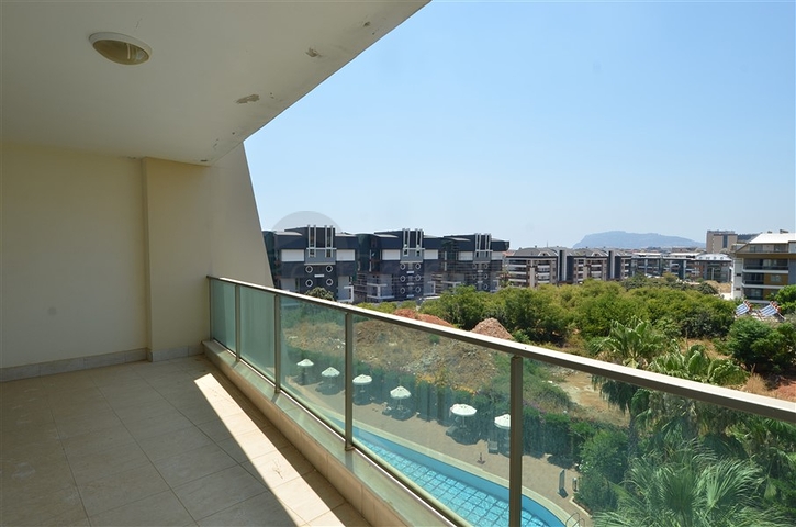 well Managed complex -3 bedroom Duplex -in Oba / Alanya 