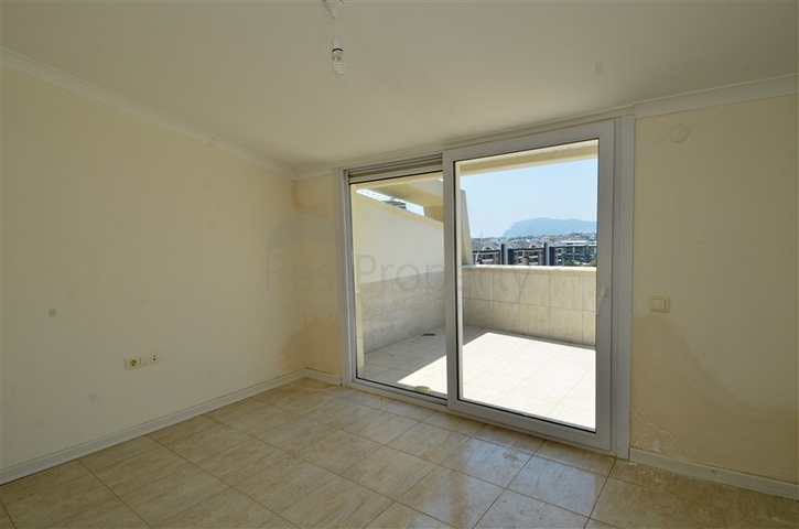 well Managed complex -3 bedroom Duplex -in Oba / Alanya 