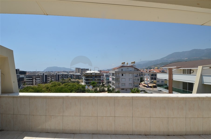well Managed complex -3 bedroom Duplex -in Oba / Alanya 