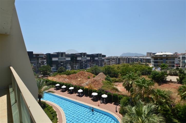 well Managed complex -3 bedroom Duplex -in Oba / Alanya 