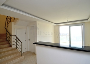 well Managed complex -3 bedroom Duplex -in Oba / Alanya 