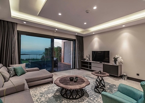 An elite complex with a hotel concept on the first coastline in Yalikavak district