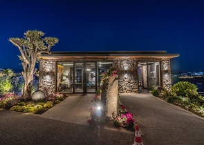 An elite complex with a hotel concept on the first coastline in Yalikavak district