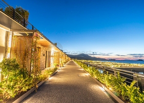 An elite complex with a hotel concept on the first coastline in Yalikavak district