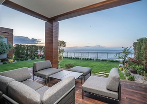 An elite complex with a hotel concept on the first coastline in Yalikavak district